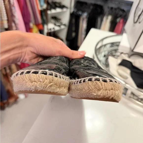 Chanel Black Espadrille Flats 39 - Picture 2 of 3